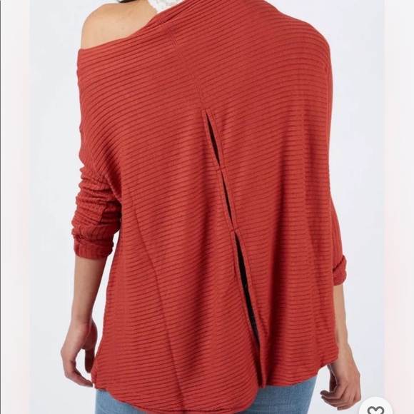 Free People love split back ribbed long sleeve pullover medium - Picture 2 of 9